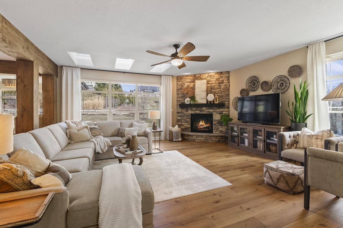 739 Stepping Stone Way Pewaukee, WI 53072 - Photo 11 of 88 Living Room – Wide Angle View