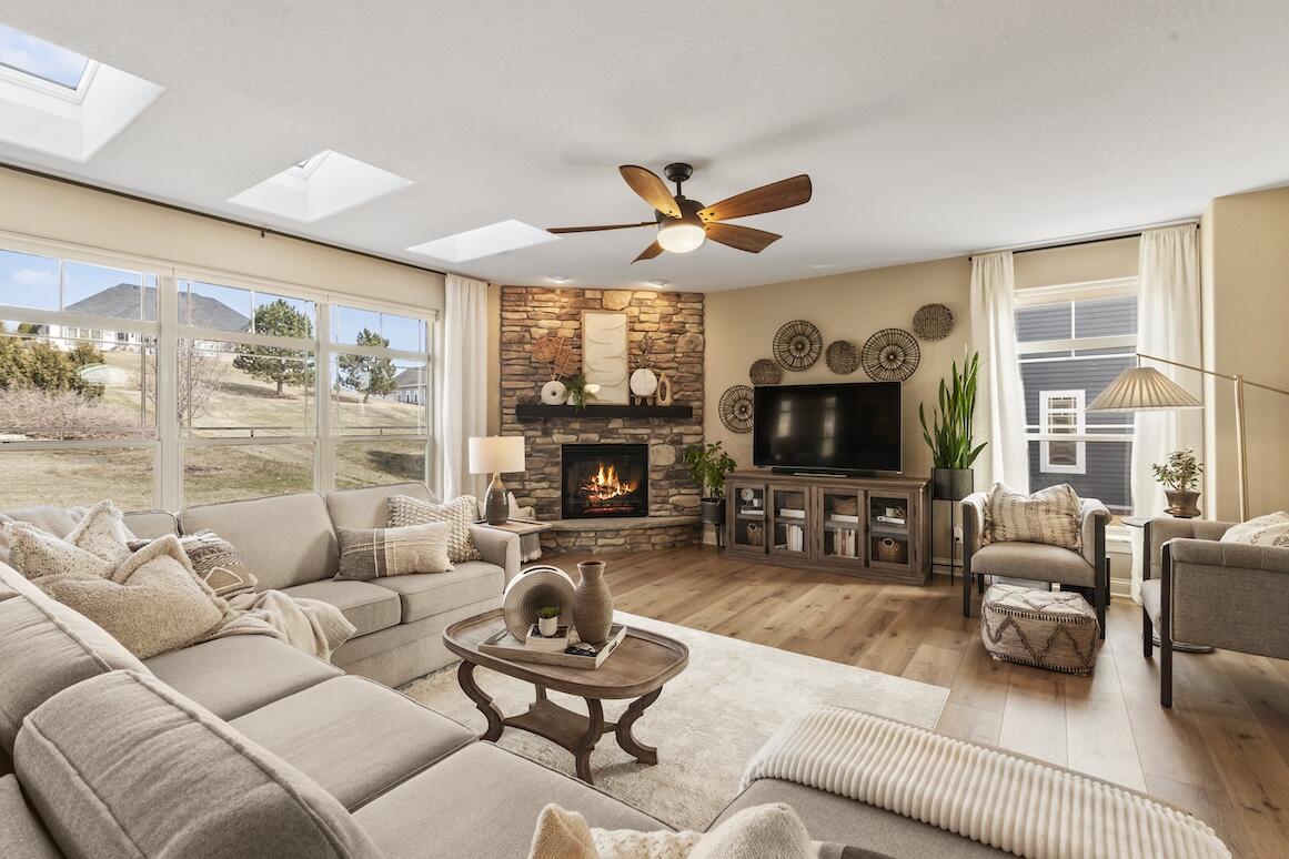 739 Stepping Stone Way Pewaukee, WI 53072 - Photo 14 of 88 Living Room – Open Concept Layout