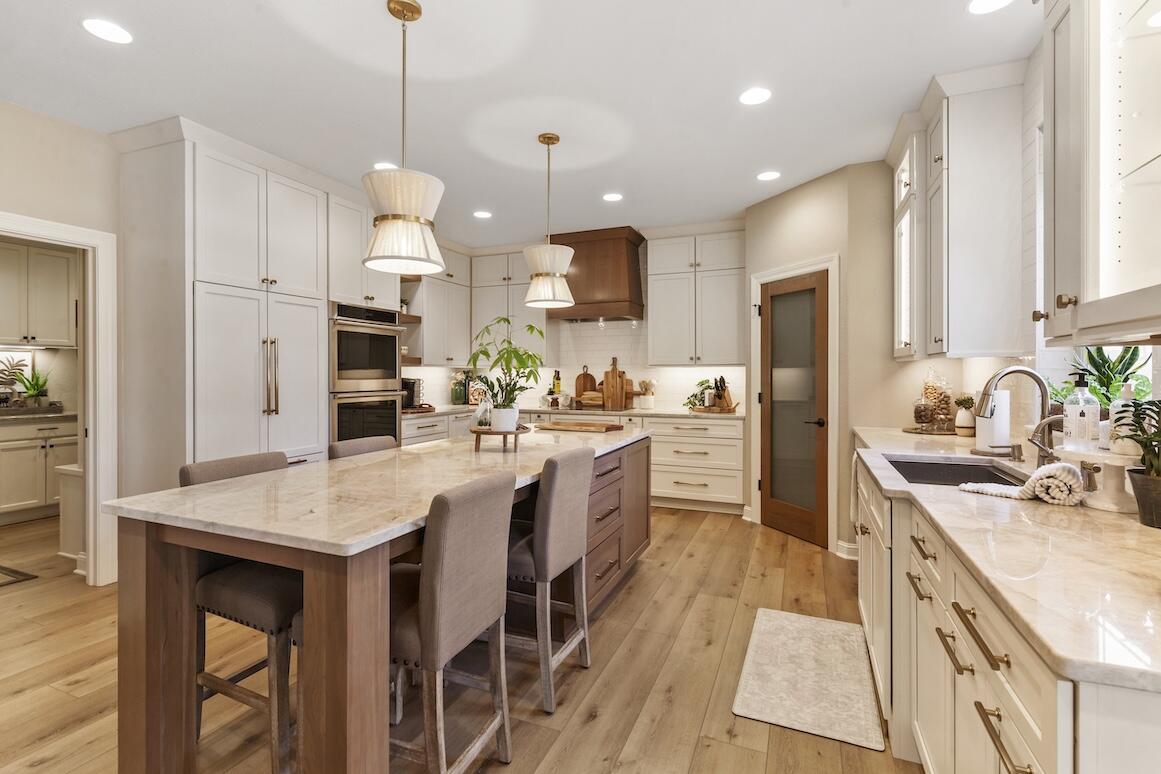739 Stepping Stone Way Pewaukee, WI 53072 - Photo 29 of 88 Kitchen and Dining Area