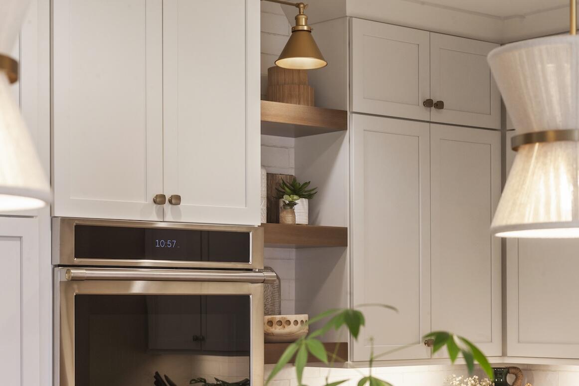 739 Stepping Stone Way Pewaukee, WI 53072 - Photo 32 of 88 Kitchen with Double Oven