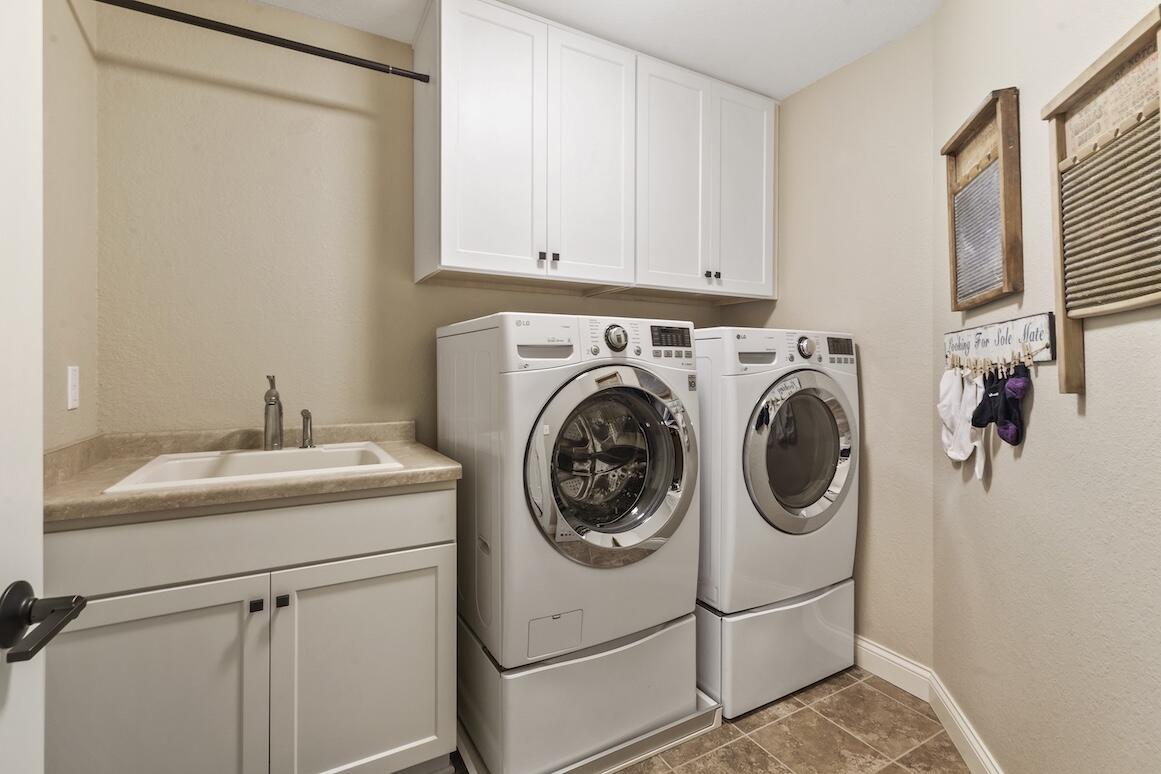 739 Stepping Stone Way Pewaukee, WI 53072 - Photo 61 of 88 Laundry Room with Storage