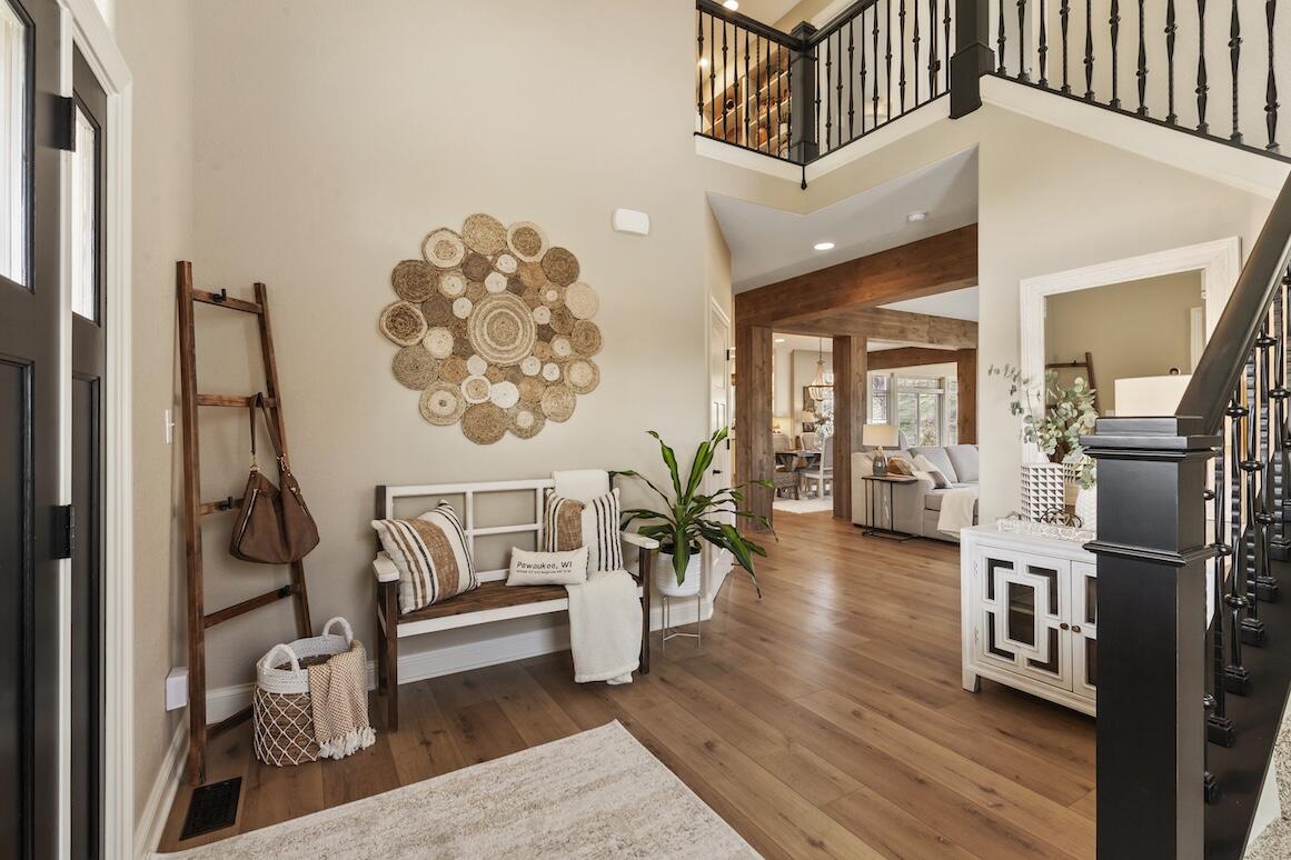 739 Stepping Stone Way Pewaukee, WI 53072 - Photo 7 of 88 Inside Foyer Area