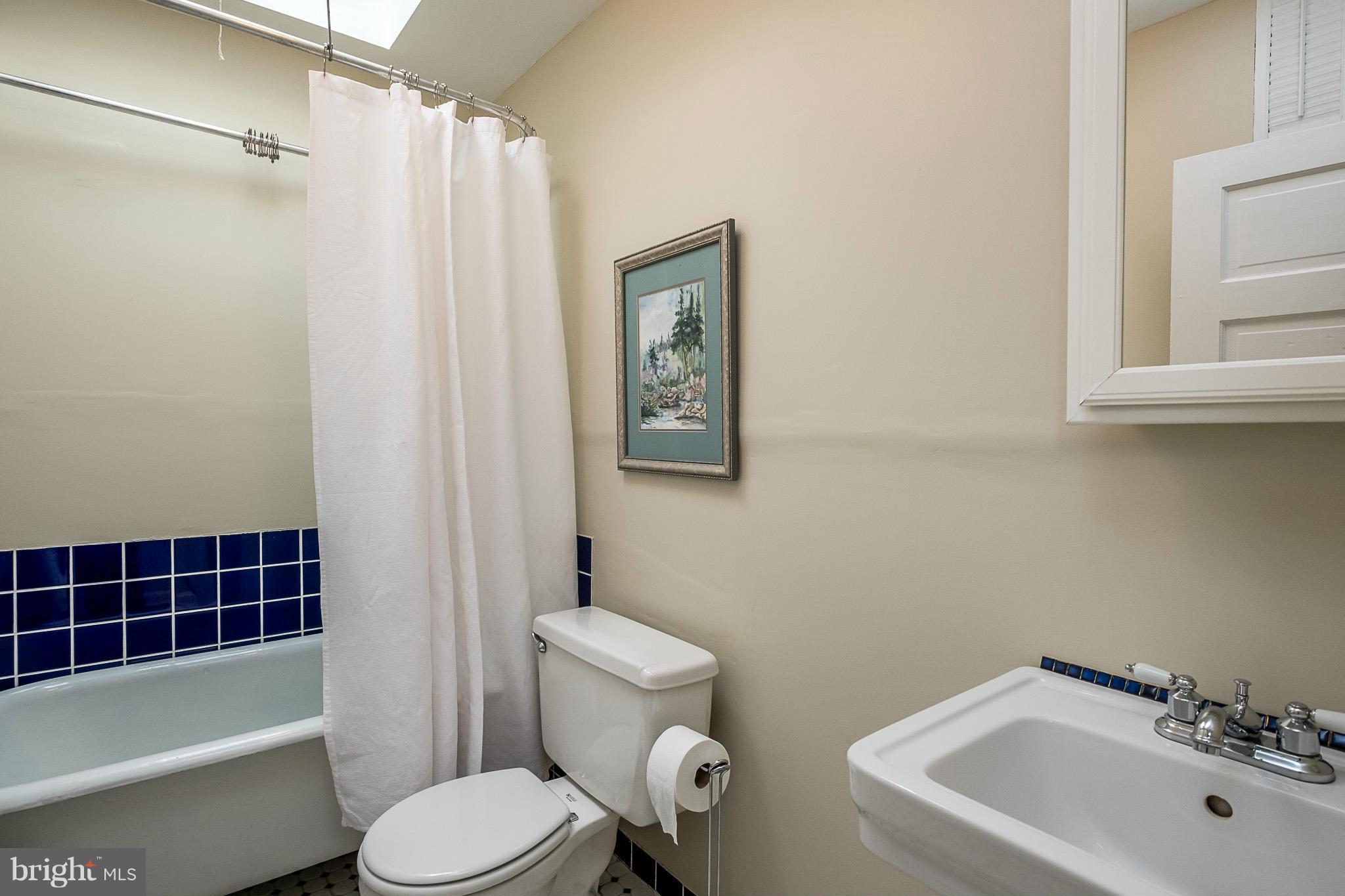 3111 Keswick Road Baltimore, MD 21211 - Photo 12 of 20 Bath