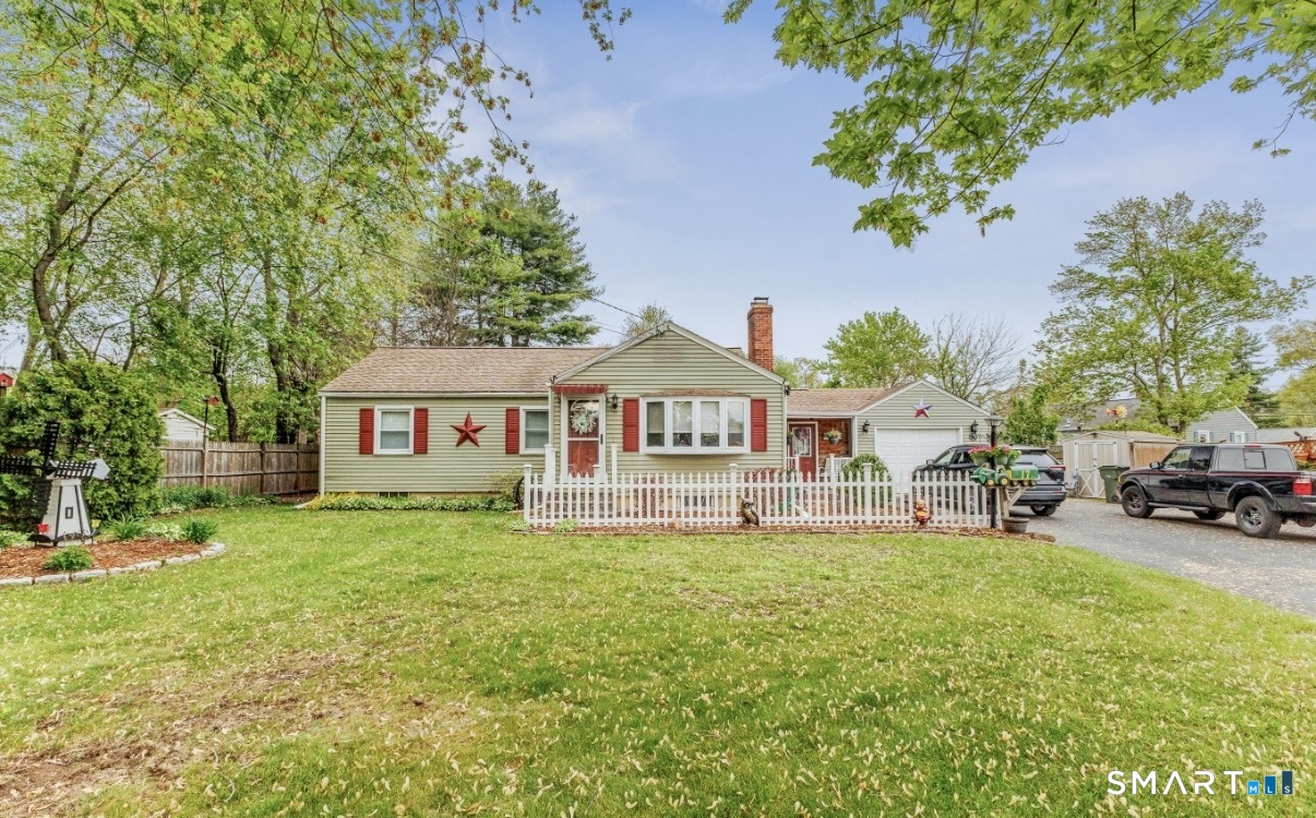 17 Trinity Lane Windsor Locks, CT 06096 - Photo 1 of 32
