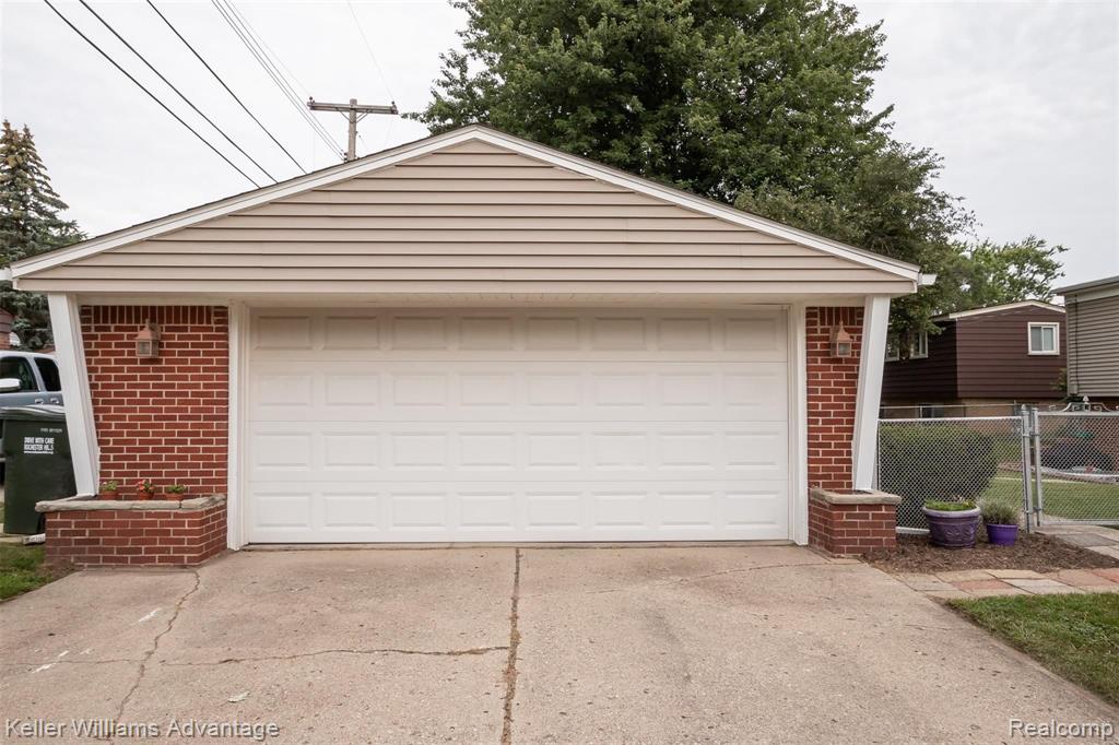 1429 North Pine Street Rochester Hills, MI 48307 - Photo 38 of 41