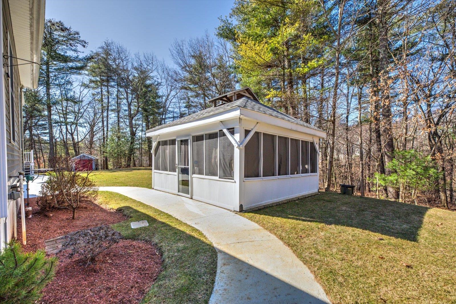 7 Outlook Road Windham, NH 03087 - Photo 26 of 38