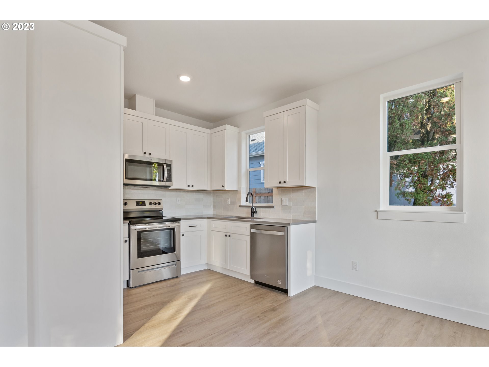 5101 Southeast Rural Street Portland, OR 97206 - Photo 9 of 21 Gallery Image 9