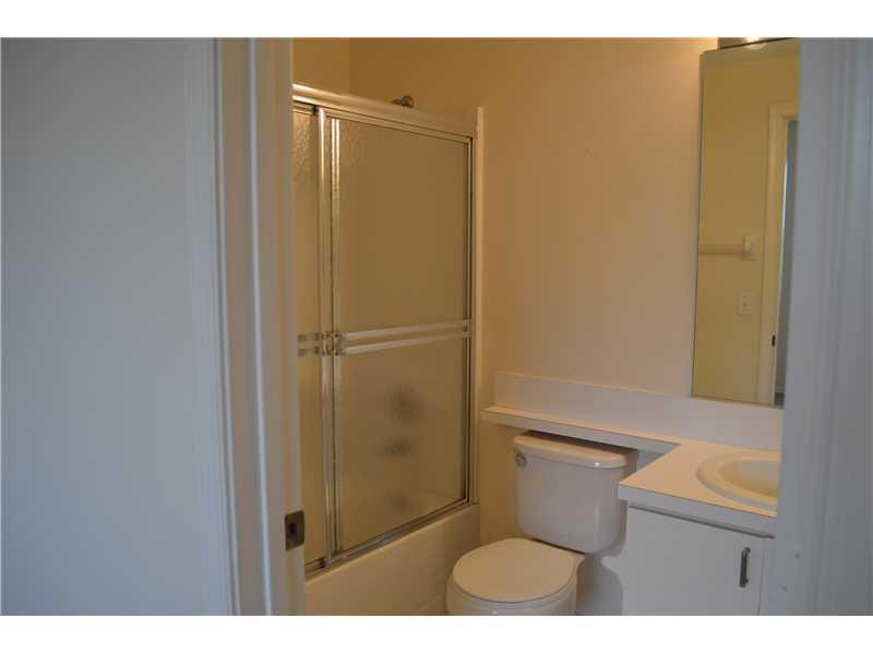 151 Southwest 96th Terrace, Unit 151 Plantation, FL 33324 - Photo 14 of 28 Bathroom.