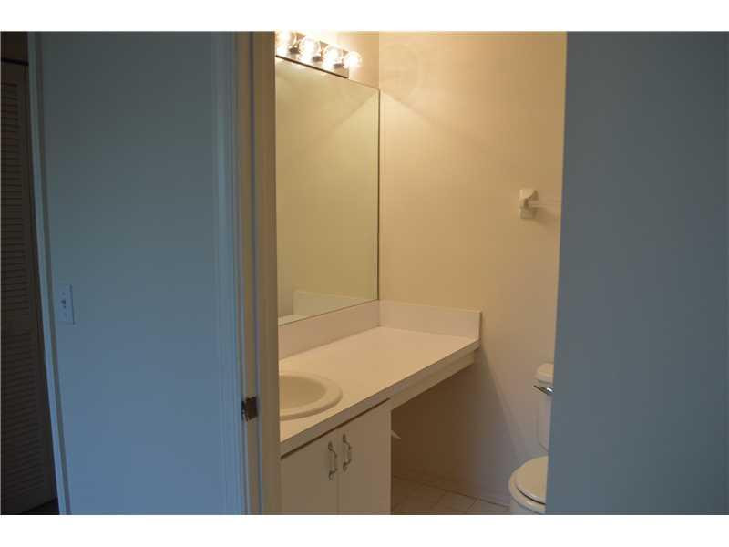 151 Southwest 96th Terrace, Unit 151 Plantation, FL 33324 - Photo 19 of 28 Bathroom Master.