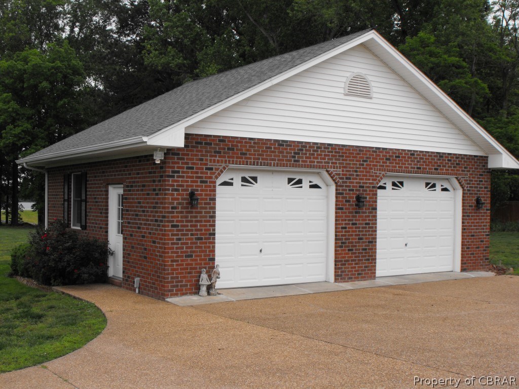 8279 Spring Hill Farm Road East Gloucester, VA 23061 - Photo 14 of 23