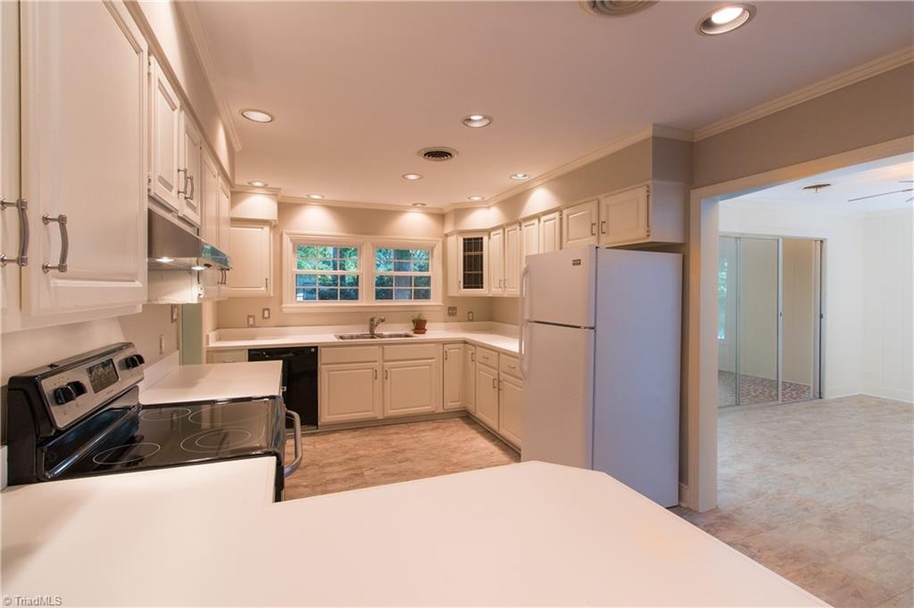 209 Kirk Road Greensboro, NC 27455 - Photo 2 of 30 Gallery Image 2