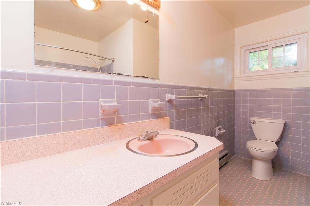 209 Kirk Road Greensboro, NC 27455 - Photo 18 of 30 Gallery Image 18