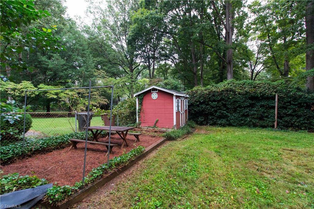 209 Kirk Road Greensboro, NC 27455 - Photo 28 of 30 Gallery Image 28