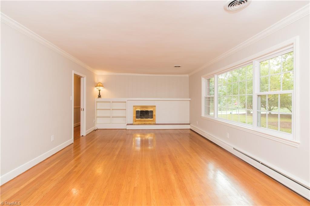 209 Kirk Road Greensboro, NC 27455 - Photo 8 of 30 Gallery Image 8