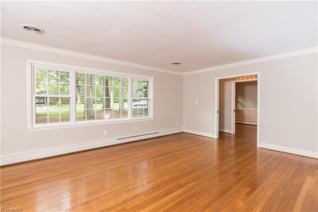 209 Kirk Road Greensboro, NC 27455 - Photo 9 of 30 Gallery Image 9
