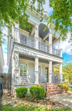 $715,000 | 1003 East 25th Street, Houston, TX 77009