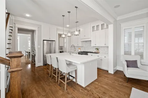 $715,000 | 1003 East 25th Street, Houston, TX 77009