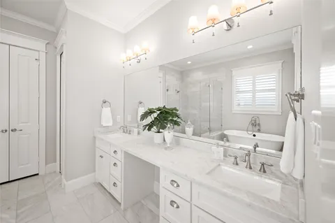 $715,000 | 1003 East 25th Street, Houston, TX 77009