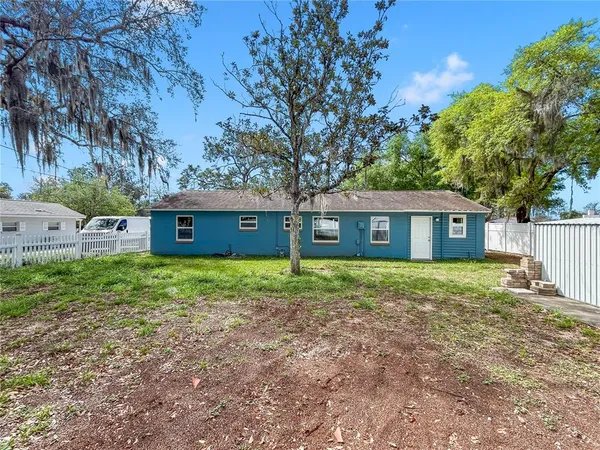 $274,900 | 25 East Charlotte Avenue, Eustis, FL 32726
