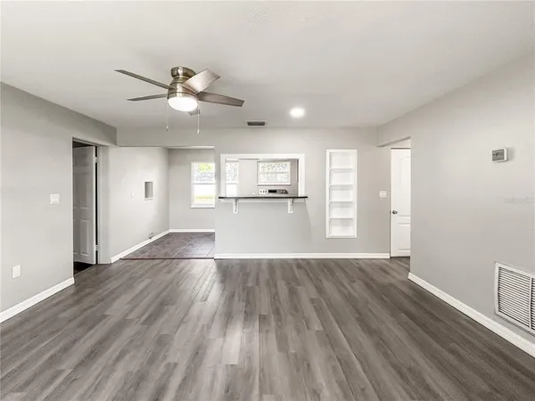 $274,900 | 25 East Charlotte Avenue, Eustis, FL 32726