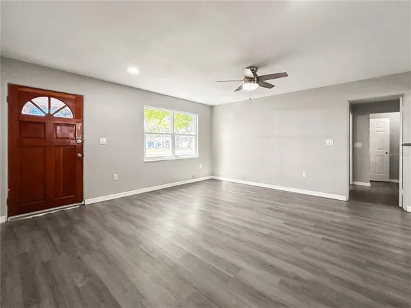 $274,900 | 25 East Charlotte Avenue, Eustis, FL 32726