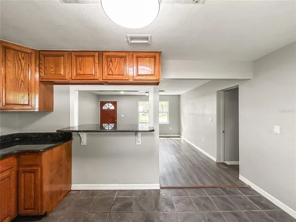 $274,900 | 25 East Charlotte Avenue, Eustis, FL 32726