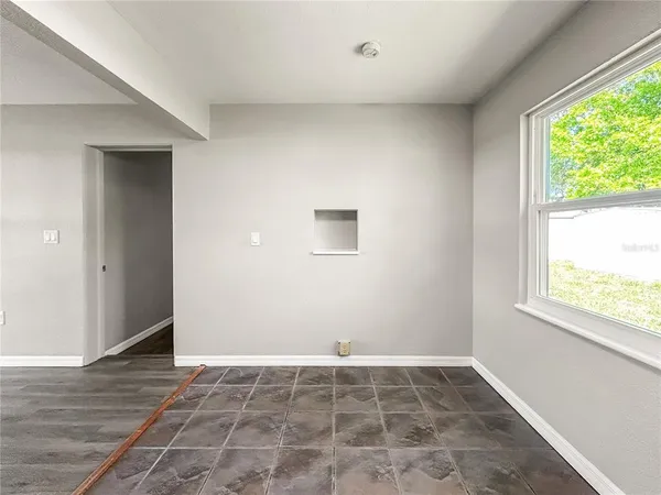 $274,900 | 25 East Charlotte Avenue, Eustis, FL 32726