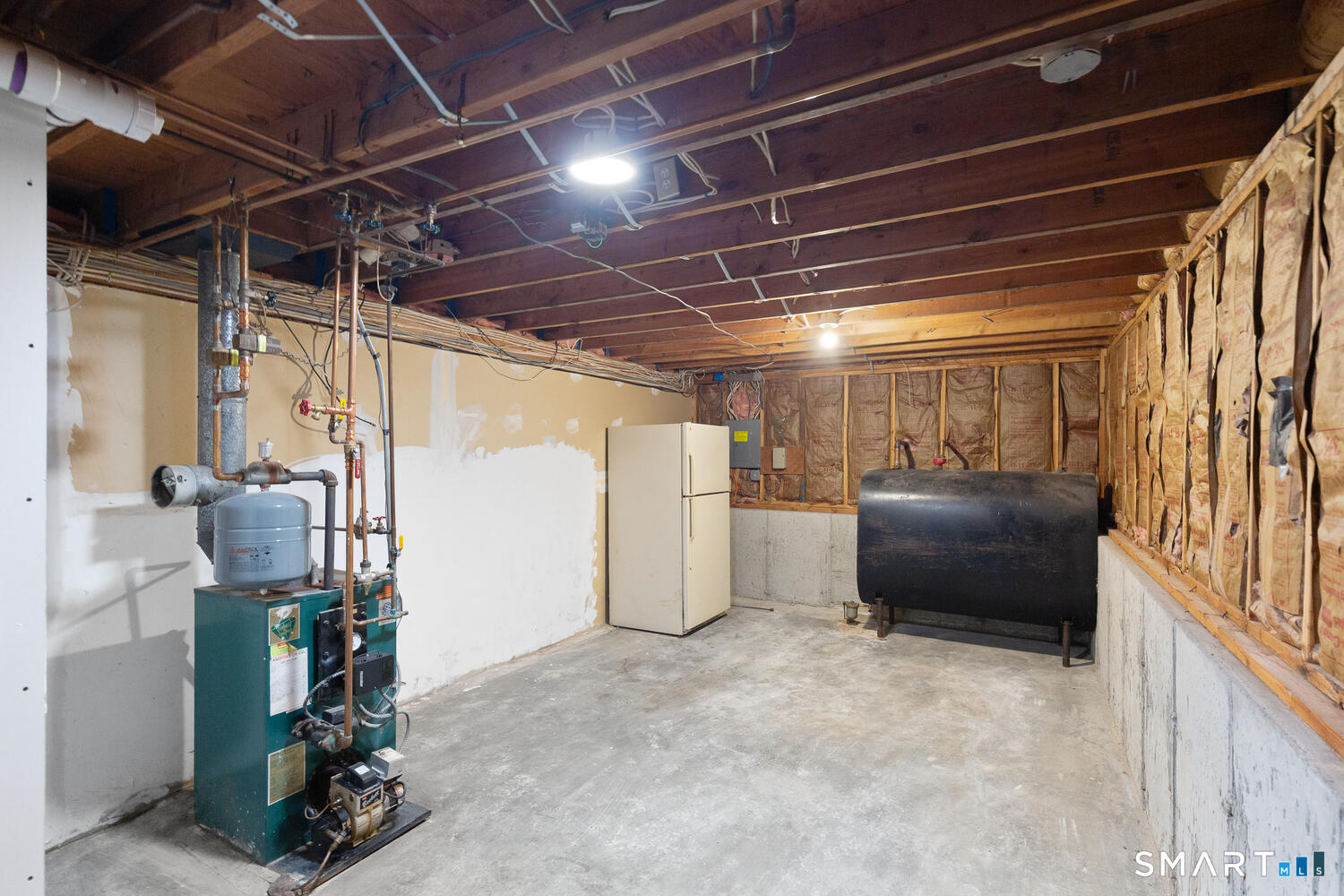 33 Deer Ridge Road Stonington, CT 06378 - Photo 20 of 25 a water heater room