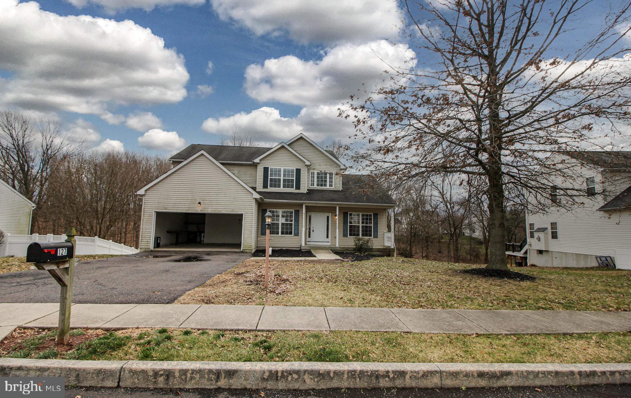 127 Julie Road Pottstown, PA 19464 - Photo 1 of 37 Front