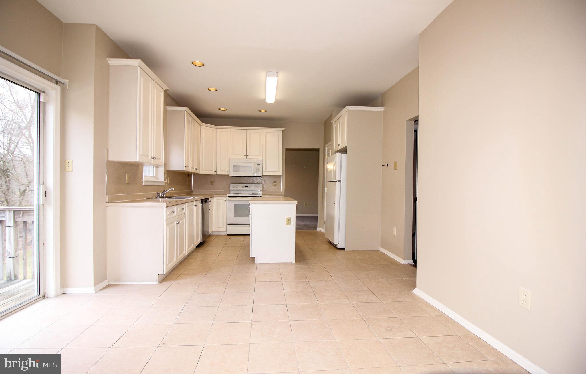 127 Julie Road Pottstown, PA 19464 - Photo 13 of 37 Breakfast area