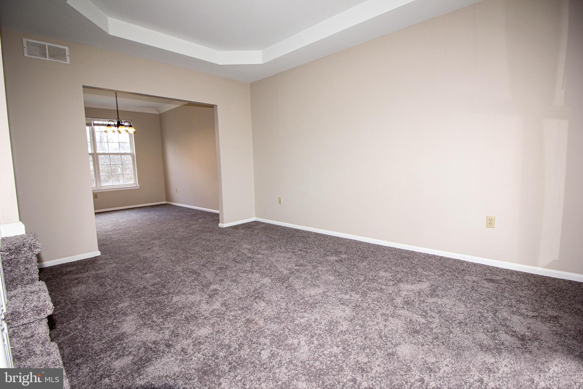 127 Julie Road Pottstown, PA 19464 - Photo 16 of 37 Living room
