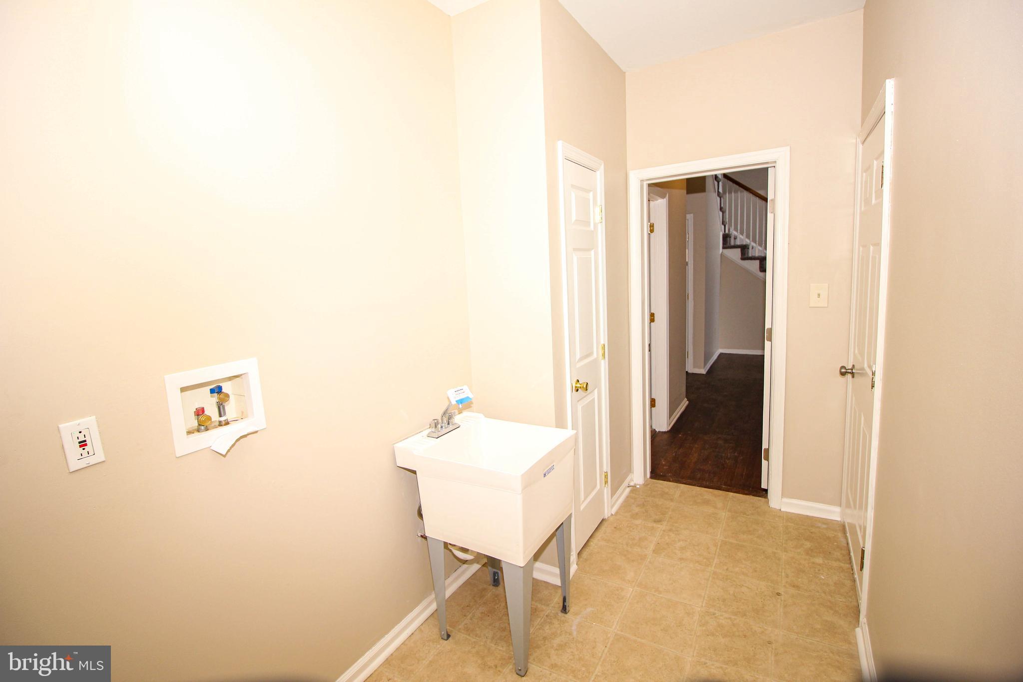 127 Julie Road Pottstown, PA 19464 - Photo 22 of 37 Laundry/mud room