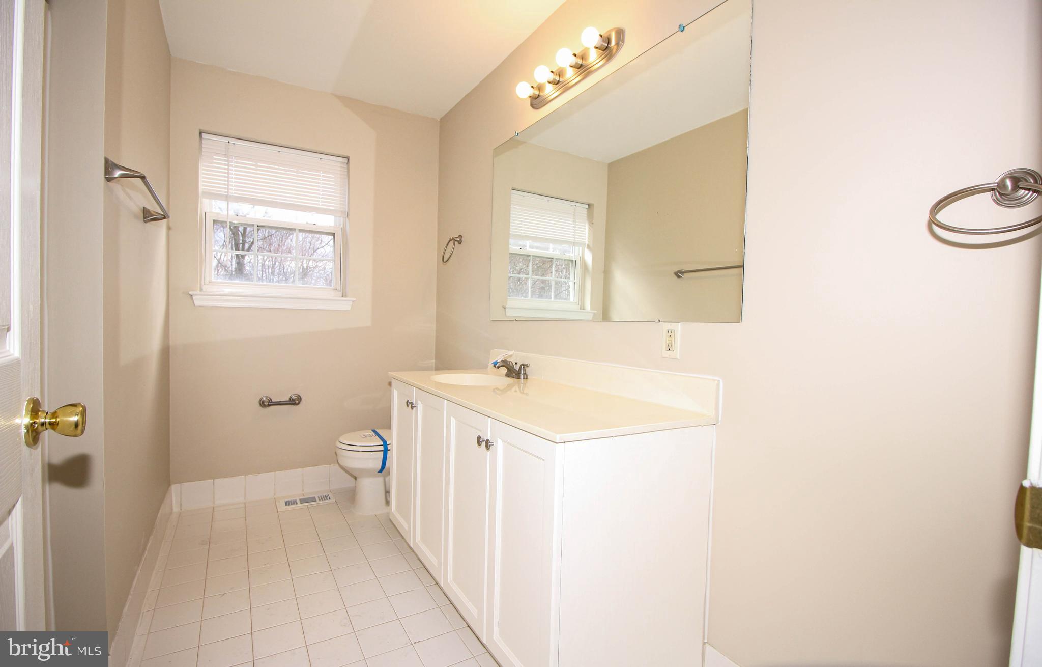 127 Julie Road Pottstown, PA 19464 - Photo 34 of 37 Hall Bath
