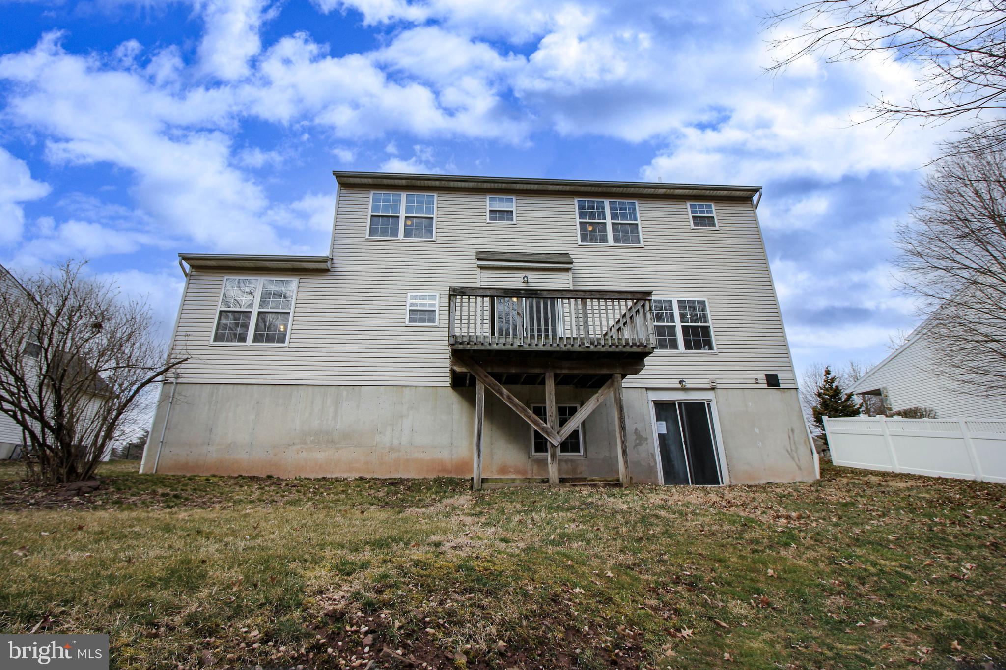 127 Julie Road Pottstown, PA 19464 - Photo 5 of 37 Back