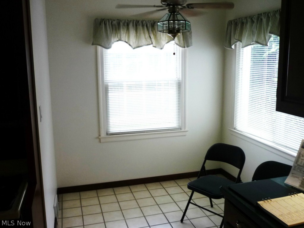 2561 Laurelhurst Road Cleveland, OH 44118 - Photo 19 of 20 Eating Area in Kitchen