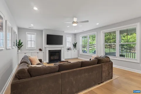 $999,499 | 552 Belluno Lane, Charlottesville, VA 22911