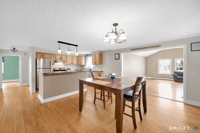 $349,900 | 20 Forest Drive, Wethersfield, CT 06109