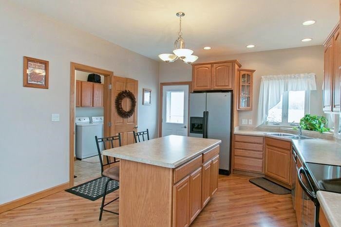 900 West 2nd Street Kalona, IA 52247 - Photo 5 of 25 Gallery Image 5