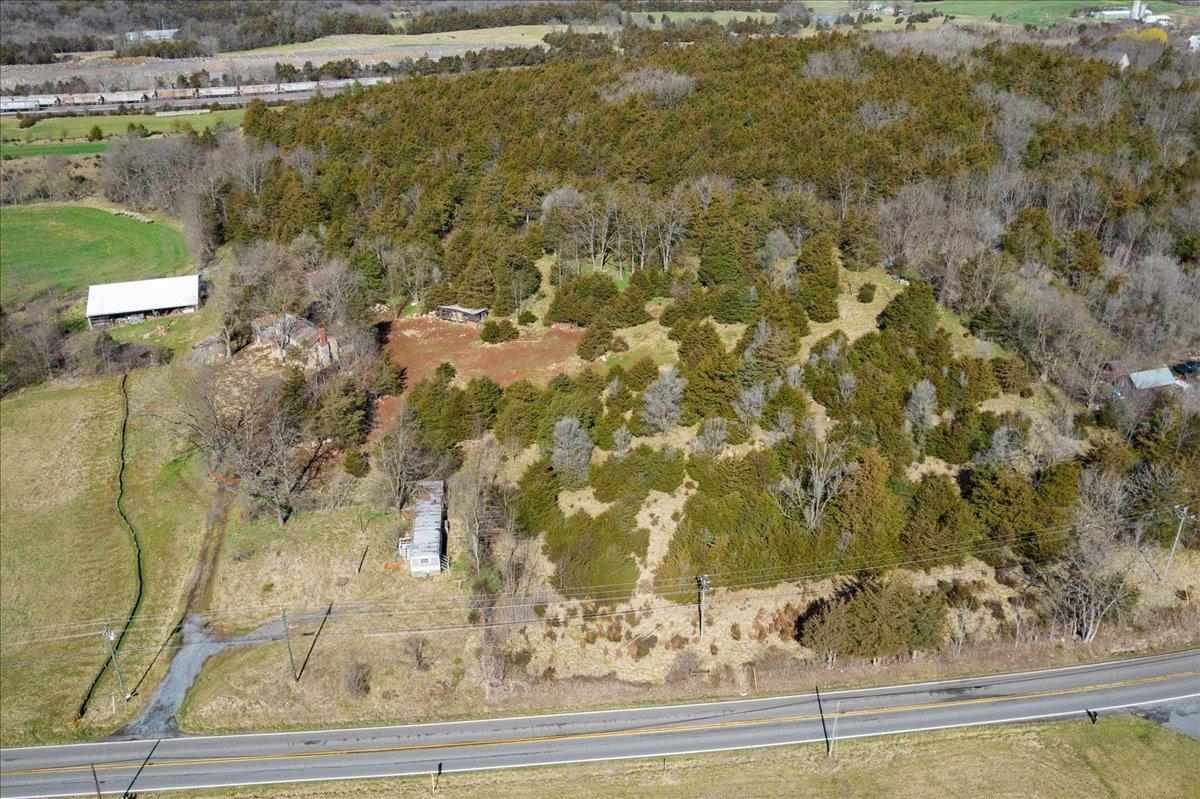 4609 Kratzer Road Harrisonburg, VA 22802 - Photo 3 of 11 Gallery Image 3