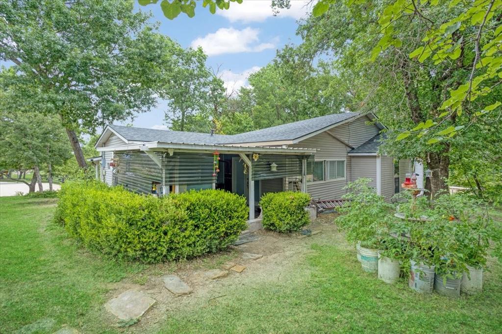 1250 Garrett Road Whitewright, TX 75491 - Photo 5 of 16