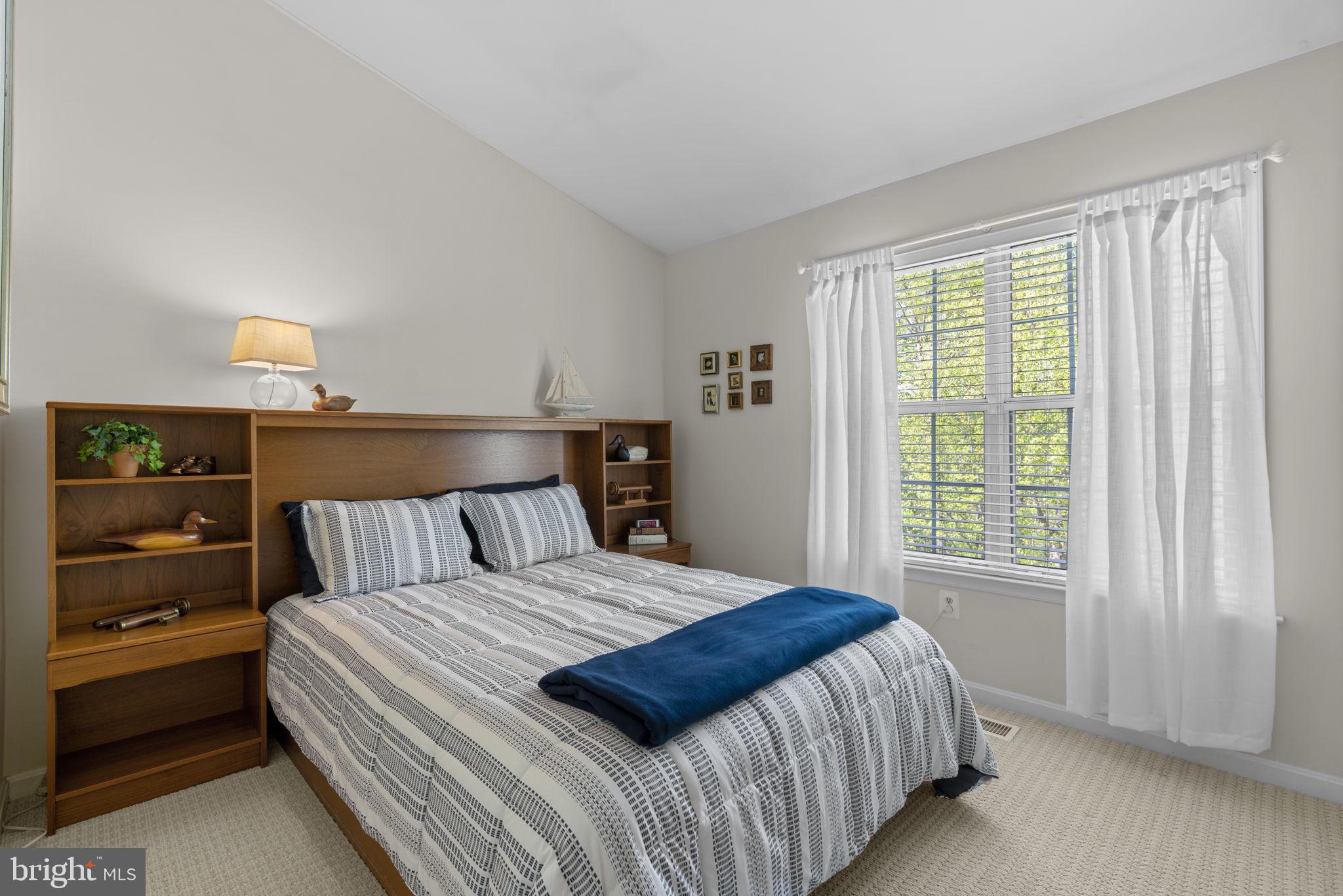 20421 Remsbury Place Gaithersburg, MD 20886 - Photo 16 of 31 Gallery Image 16