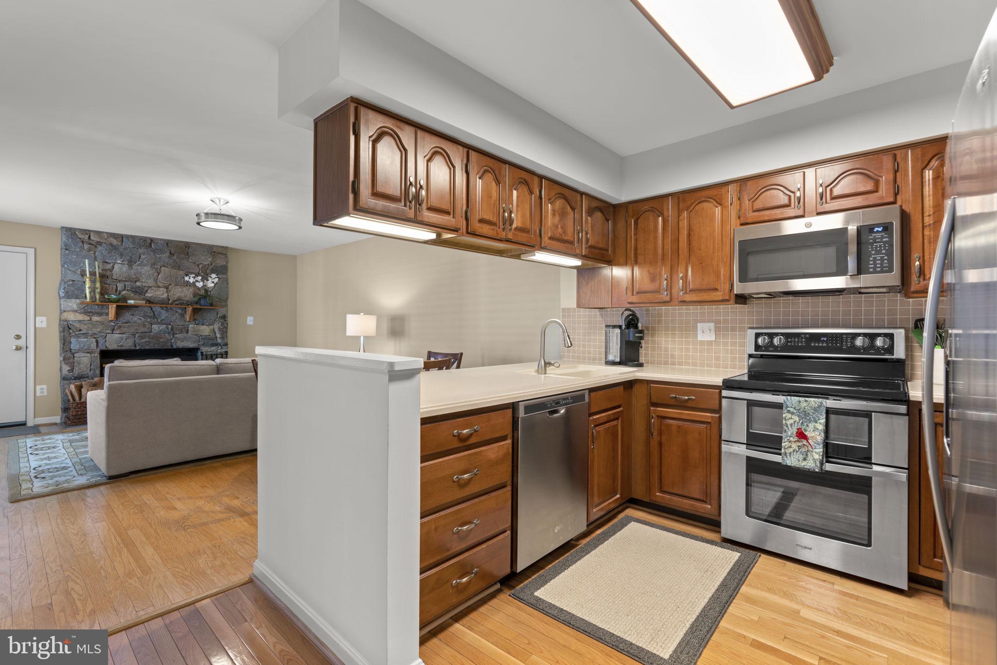 20421 Remsbury Place Gaithersburg, MD 20886 - Photo 5 of 31 Gallery Image 5