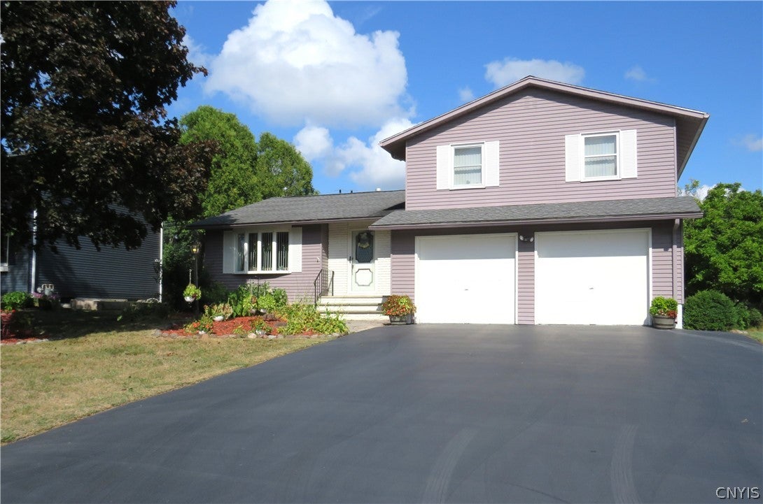 7376 Farmstead Road Liverpool, NY 13088 - Photo 1 of 38 Gallery Image 1