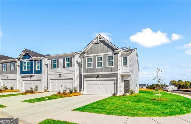 $244,400 | 2010 Fall Harvest Drive, Macon, GA 31216