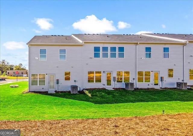 $244,400 | 2010 Fall Harvest Drive, Macon, GA 31216