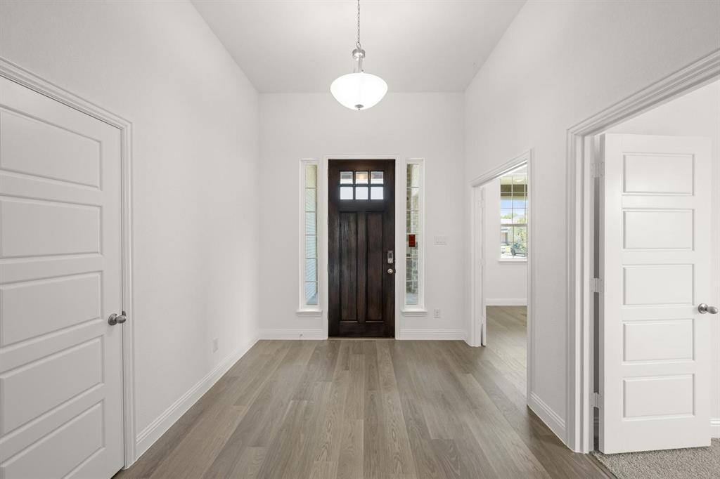 951 Anvil DeSoto, TX 75115 - Photo 6 of 40