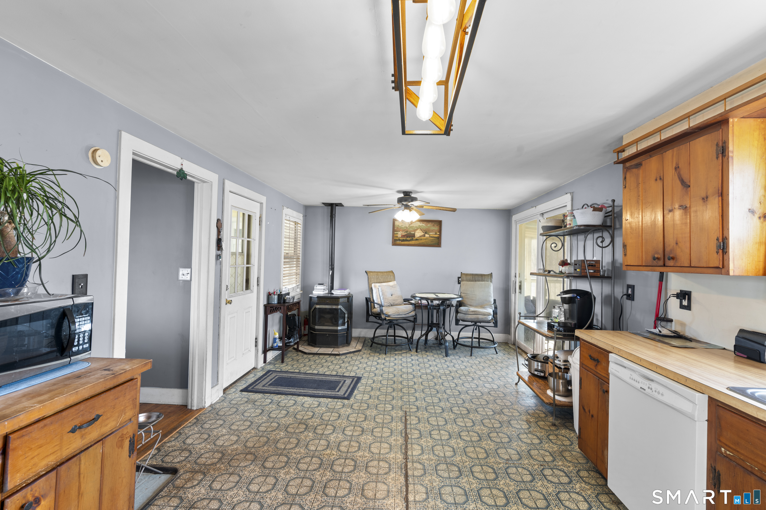 24 East Main Street North Canaan, CT 06018 - Photo 9 of 31 a very nice looking room with a large window