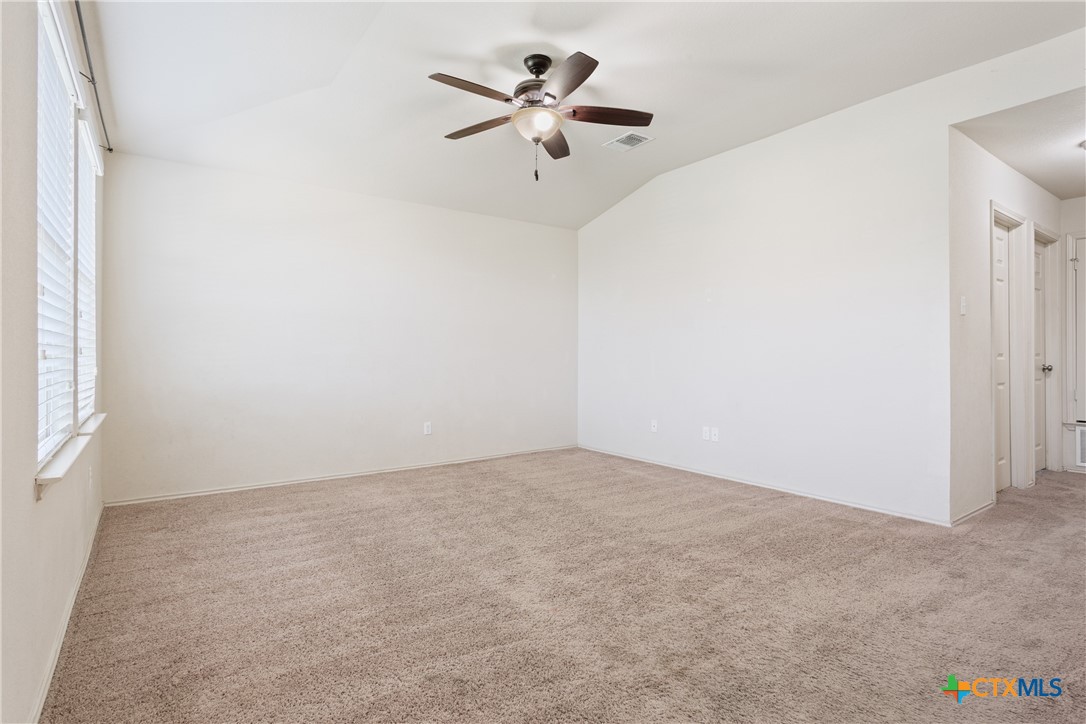 231 Druse Lane Jarrell, TX 76537 - Photo 30 of 38 an empty room