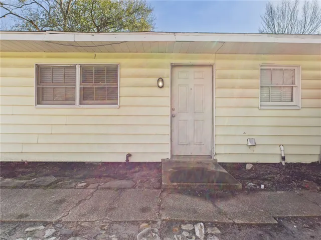 $1,500 | 608 Highlands Street, College Station, TX 77840