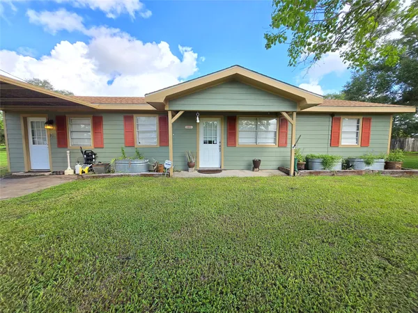 $172,000 | 610 East Division Street, Edna, TX 77957
